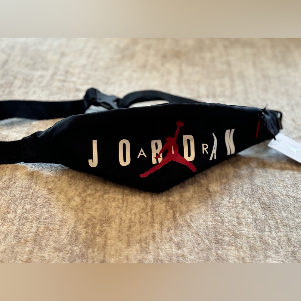 Black belt bag/ fanny pack/ chest bag. Jumpman Jordan ©️Nike